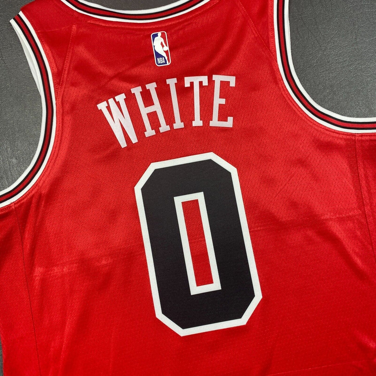 100% Authentic Coby White Nike Bulls Icon Edition Swingman Jersey Size 44 M Mens
