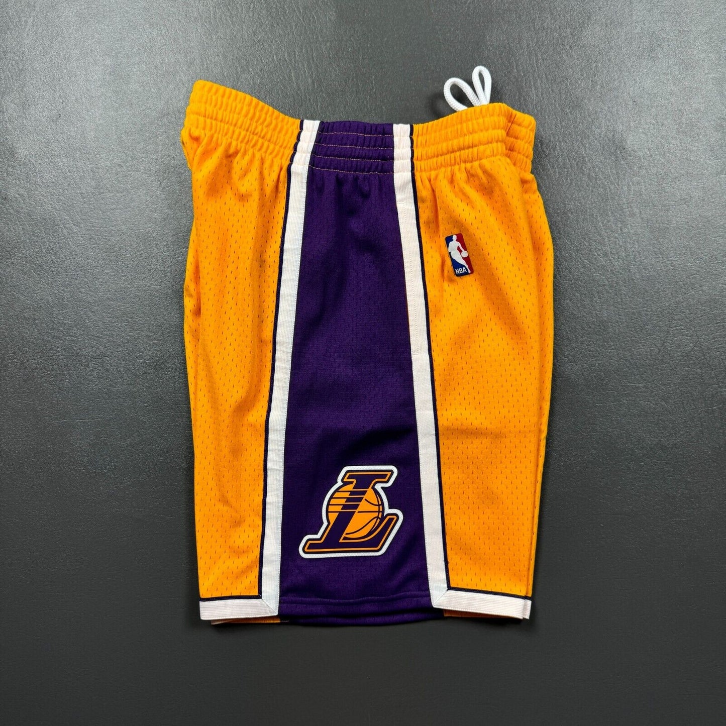 100% Authentic Los Angeles Lakers Mitchell Ness Shorts L 44 Mens - kobe bryant