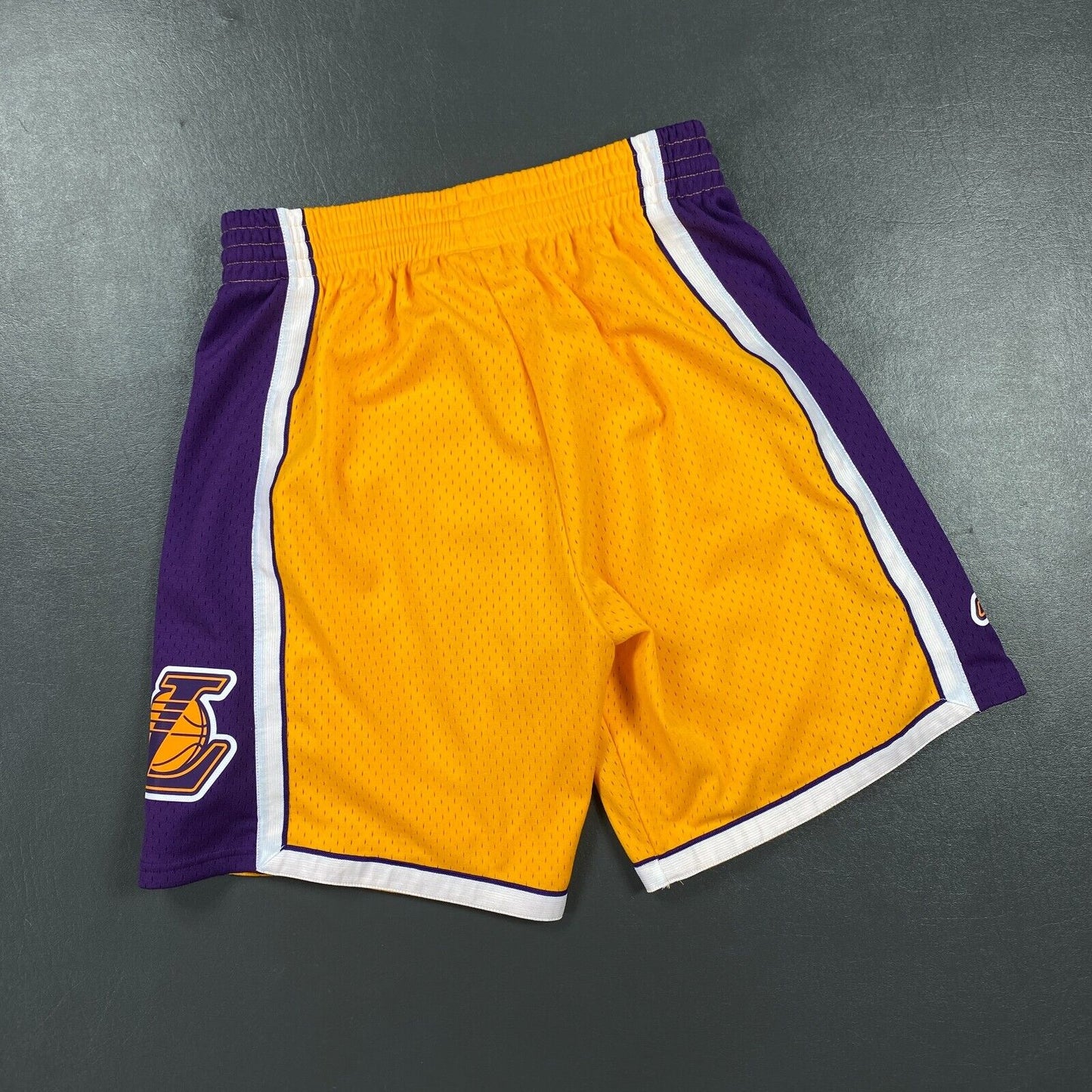 100% Authentic Los Angeles Lakers Mitchell Ness Shorts M 40 Mens - kobe bryant