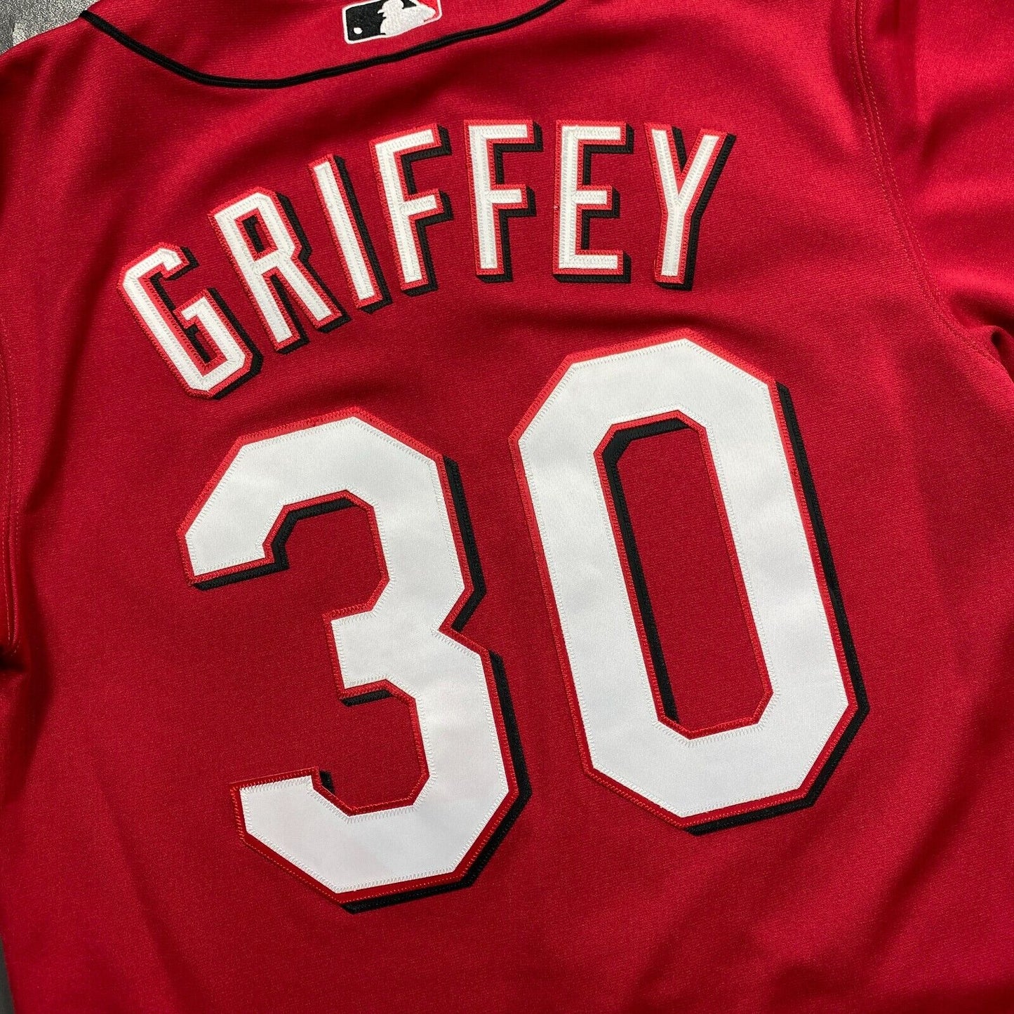 100% Authentic Ken Griffey Jr Mitchell & Ness 2005 Reds Jersey Size 40 M Mens