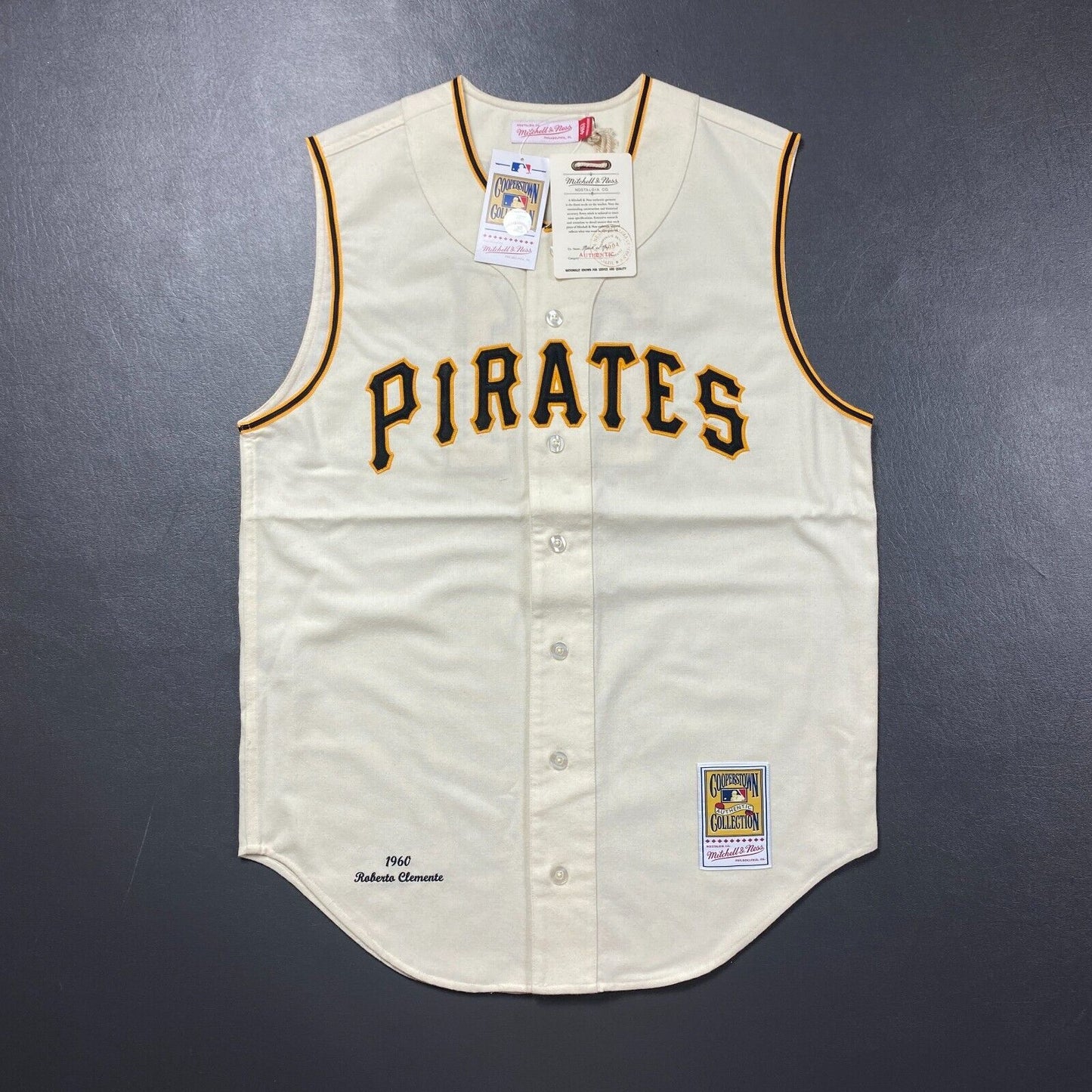 100% Authentic Roberto Clemente Mitchell Ness 1960 Pirates Jersey Size 36 S Mens