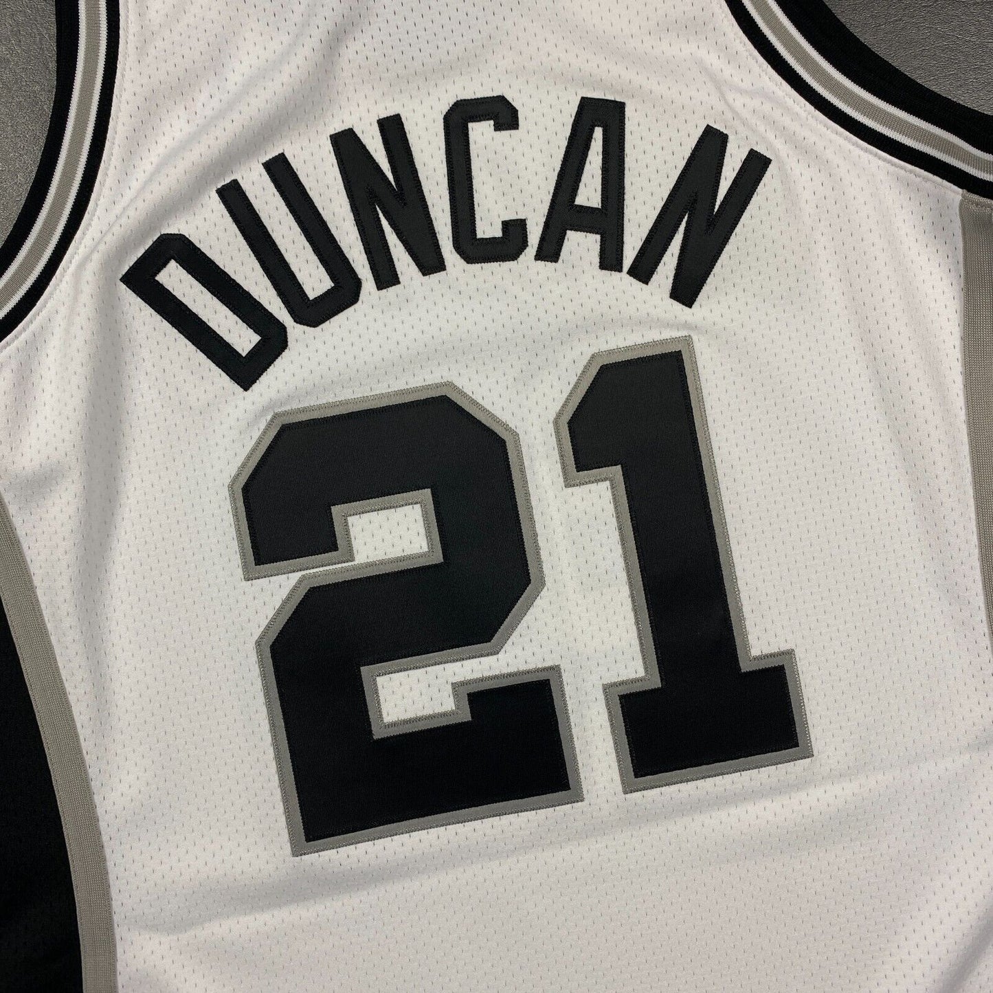 100% Authentic Tim Duncan Mitchell Ness 98 99 NBA Finals Jersey Size 44 L Mens