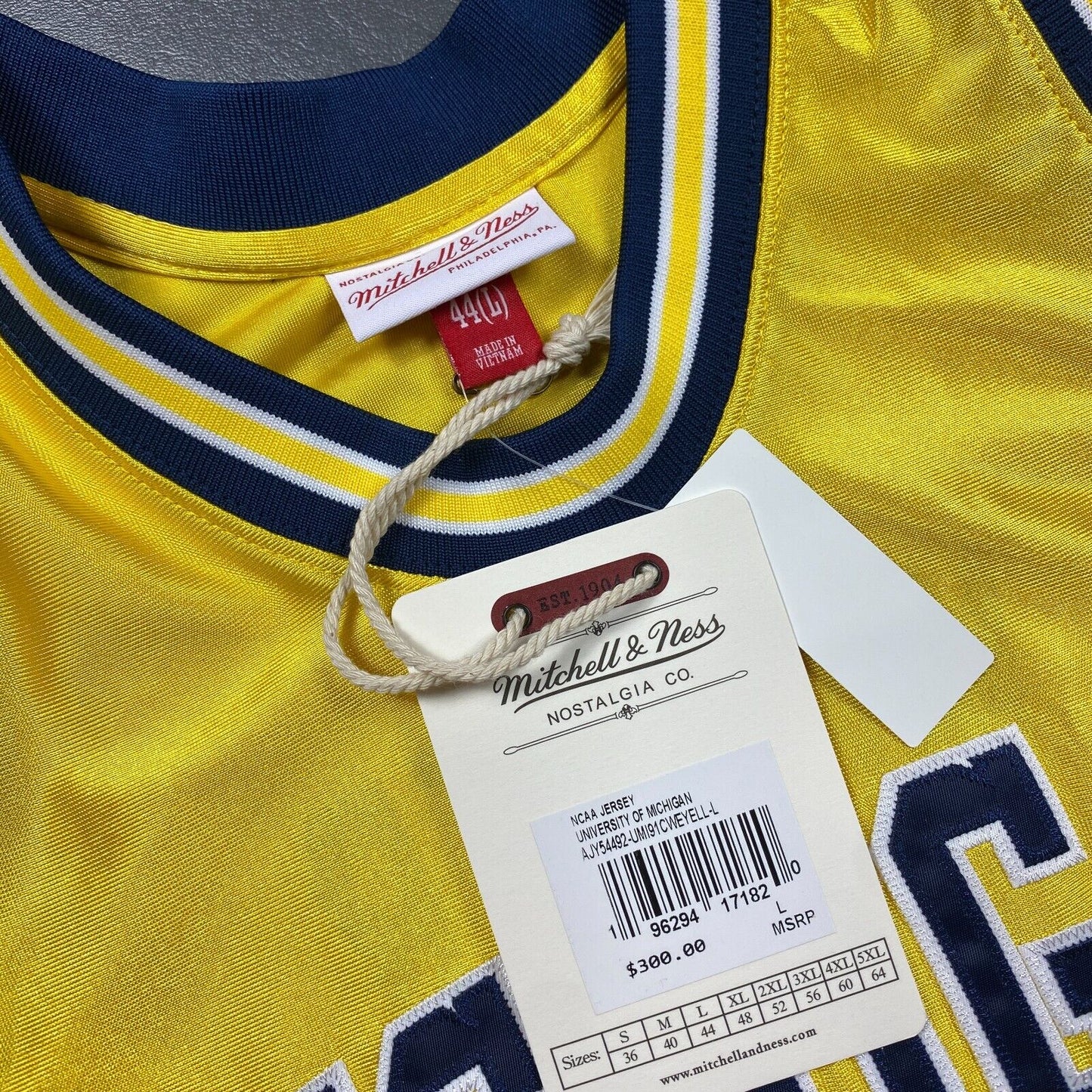 100% Authentic Chris Webber Mitchell & Ness 91 92 Wolverines Jersey Size 44 L