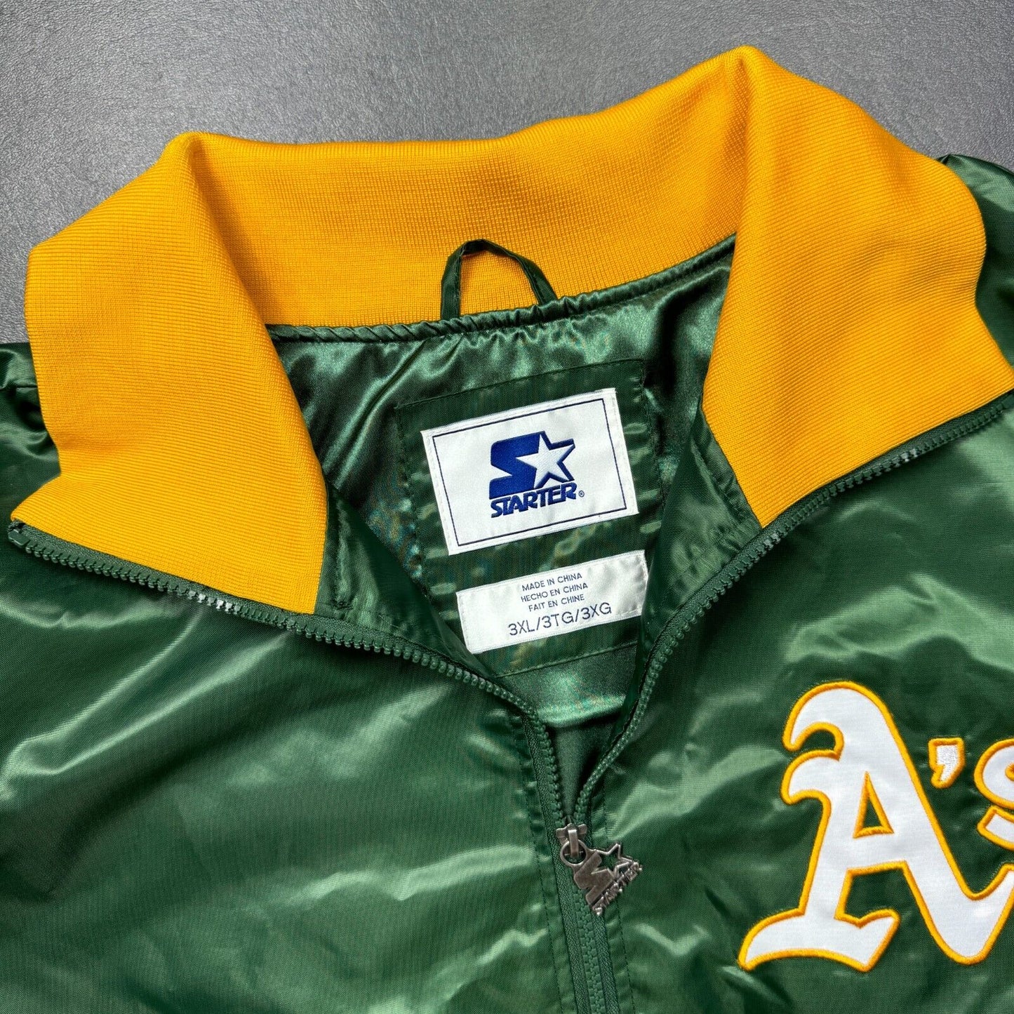 100% Authentic Oakland Athletics Vintage Starter Satin Zip Jacket Size 3XL Mens