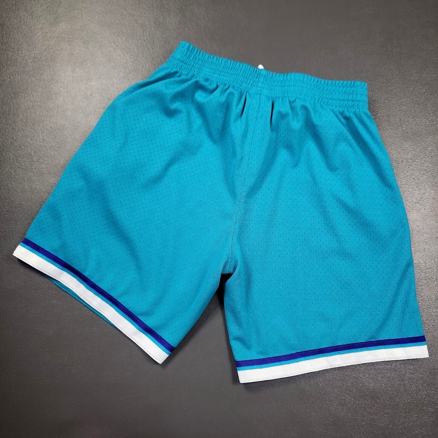 100% Authentic 92 93 Hornets Mitchell & Ness Swingman Shorts L 44 Mens