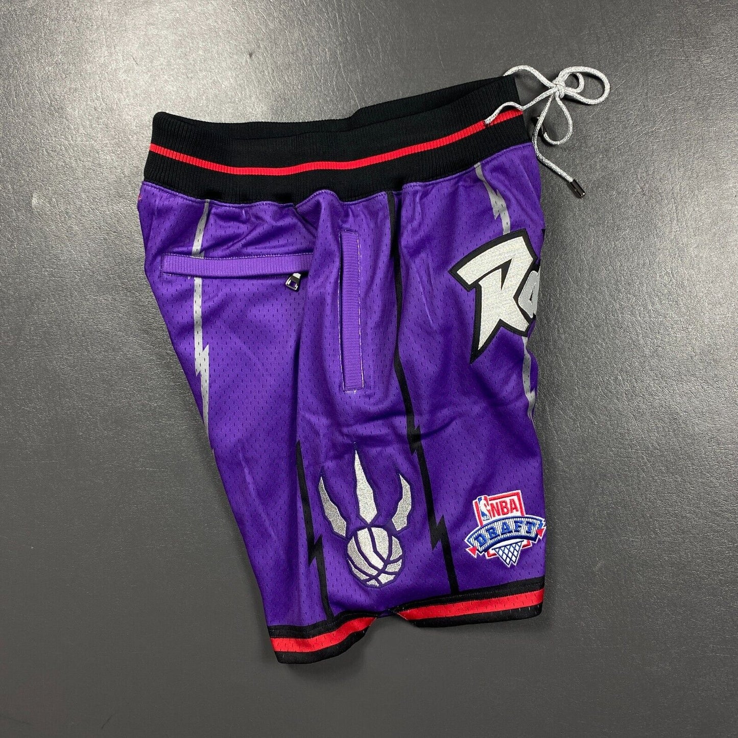 100% Authentic Just Don 95 96 Toronto Raptors Mitchell Ness Shorts Size M Mens