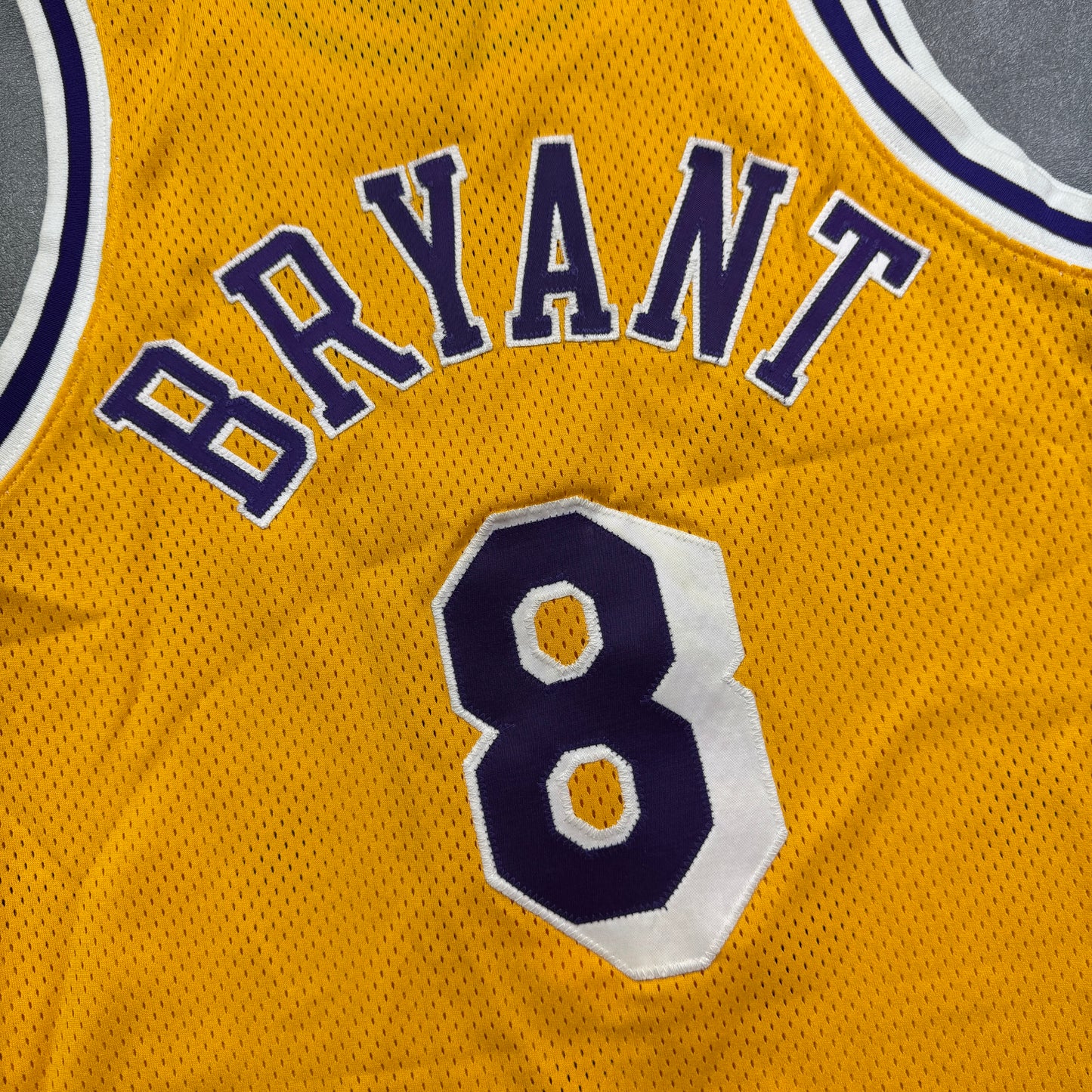 100% Authentic Kobe Bryant Vintage Nike 1998 LA Lakers Jersey Size 40 M Mens