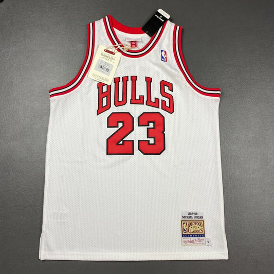 100% Authentic Michael Jordan Mitchell Ness 97 98 Bulls Jersey XL 18/20 Youth