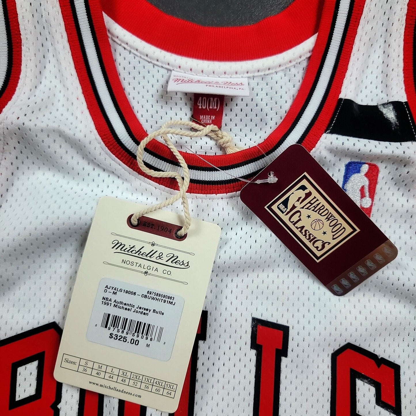 100% Authentic Michael Jordan Mitchell Ness 91 92 The Shrug Bulls Jersey 40 M