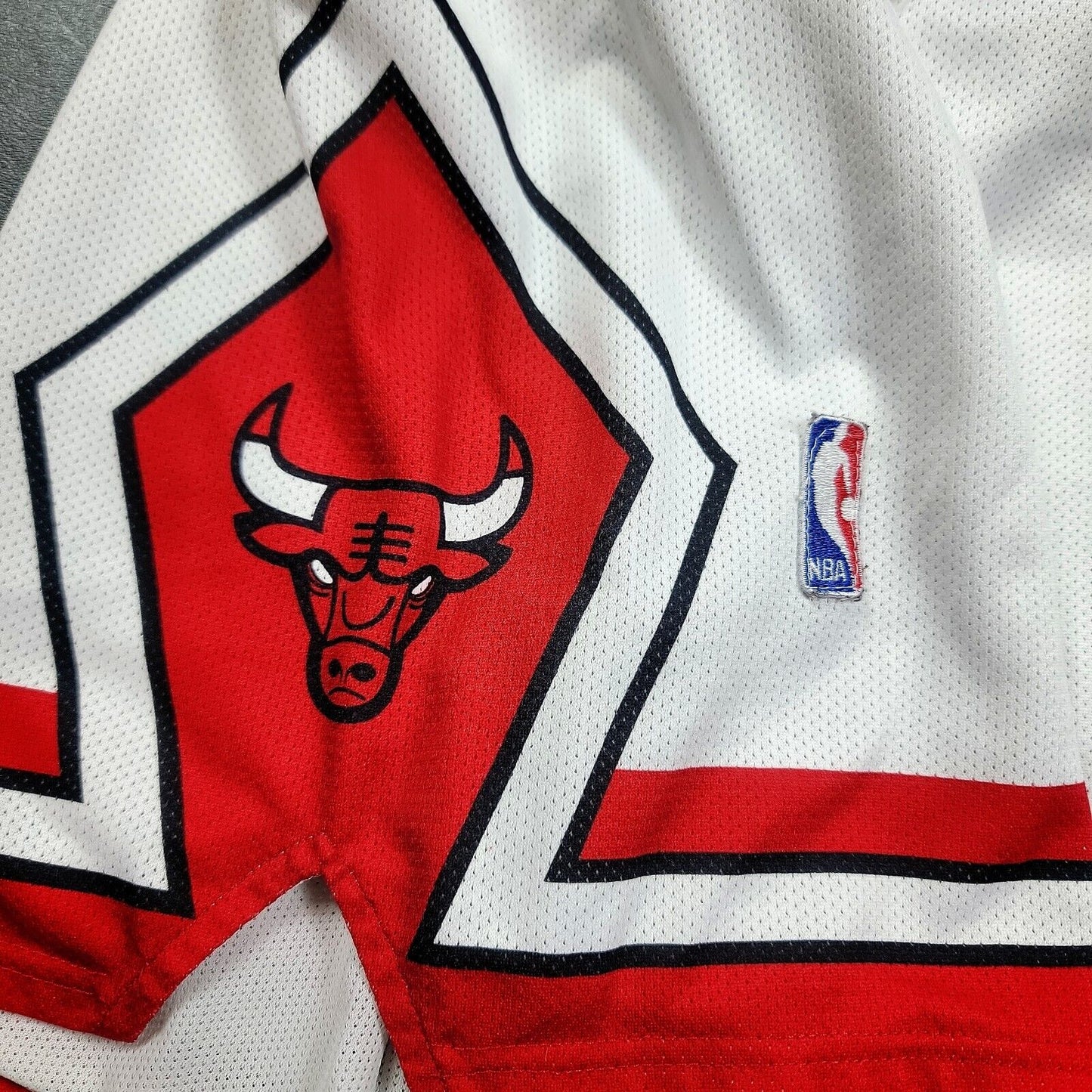 100% Authentic Chicago Bulls Vintage Champion Shorts Size L - michael jordan