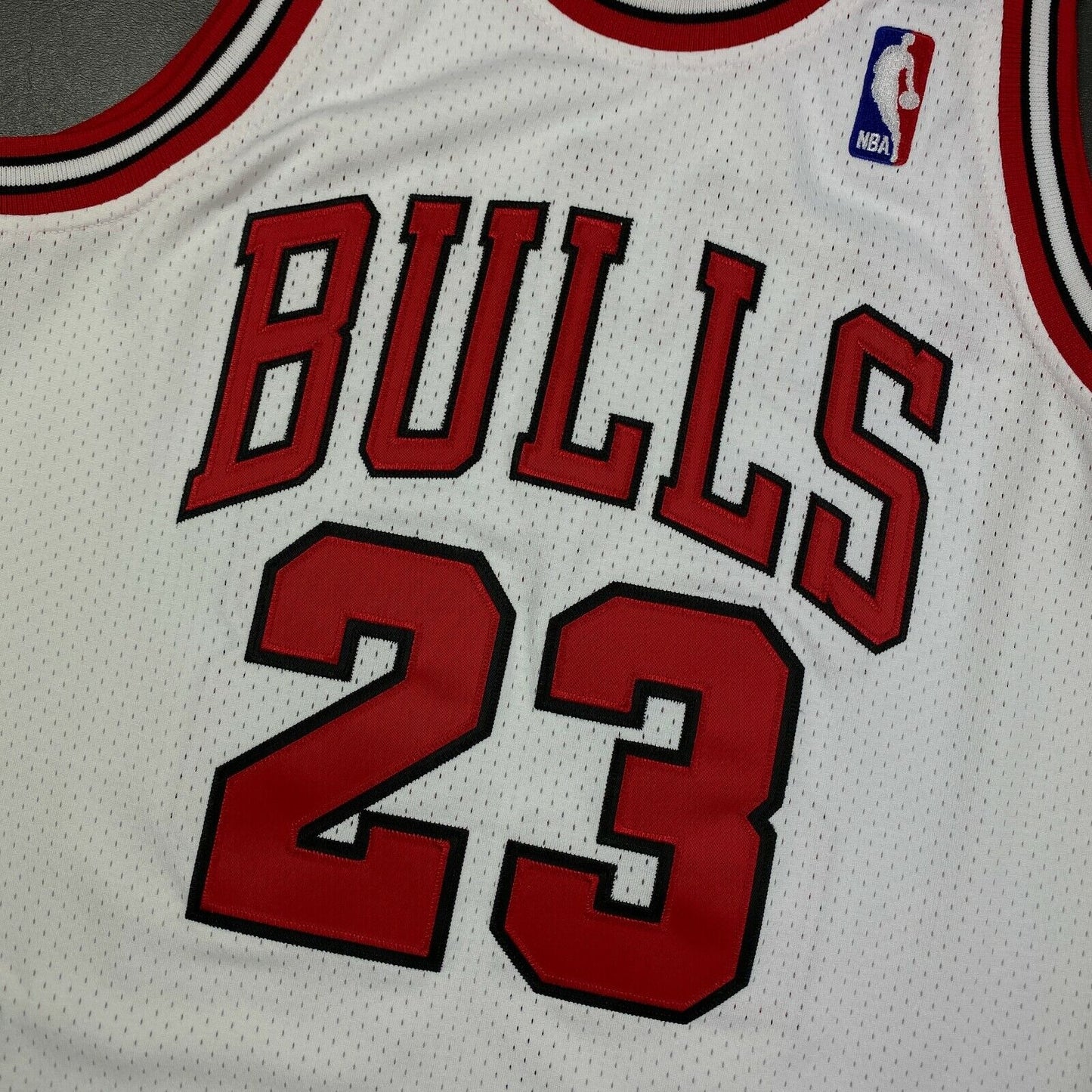 100% Authentic Michael Jordan Mitchell Ness 97 98 Bulls Jersey M 10/12 Youth Boy