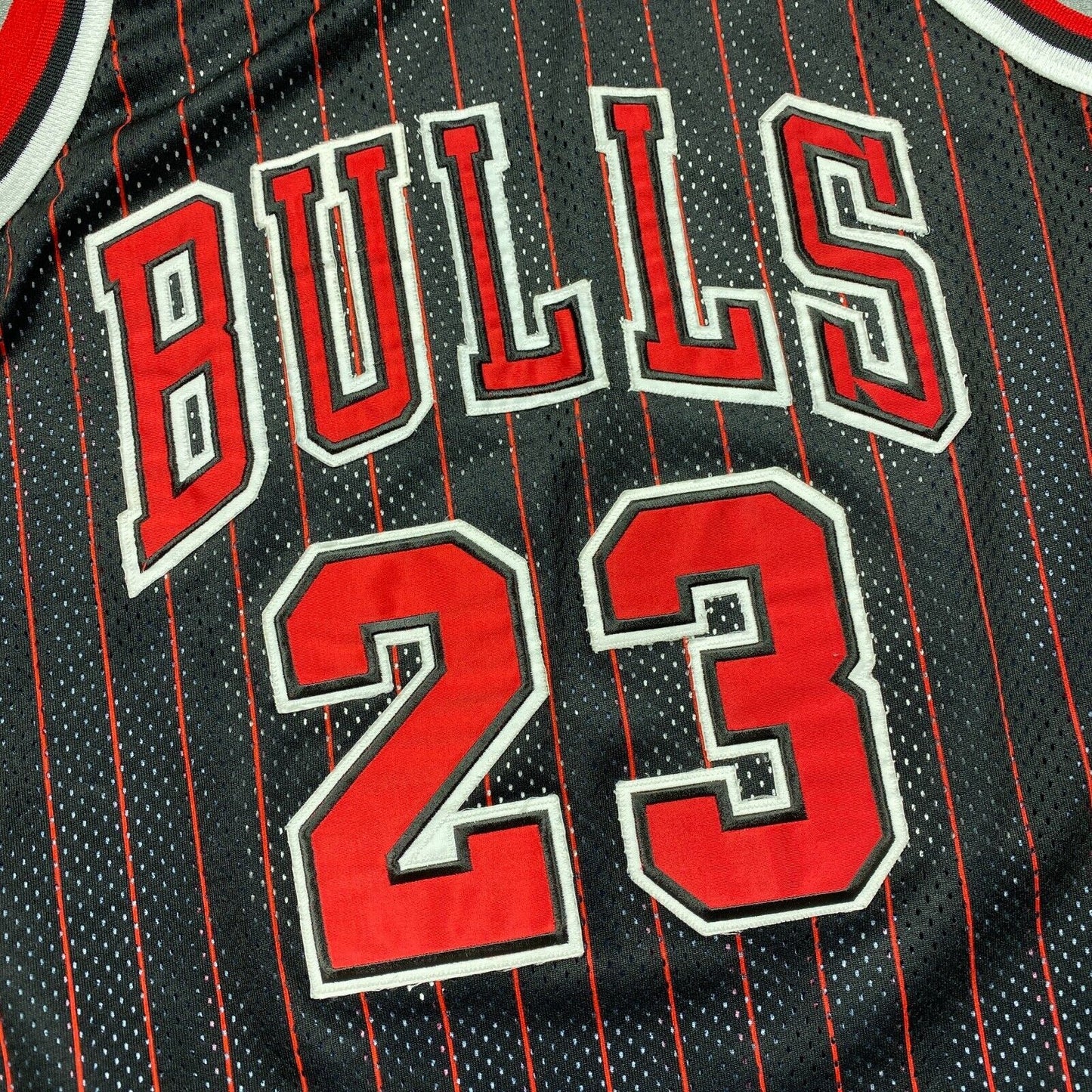 100% Authentic Michael Jordan Vintage Champion 95 96 Bulls Jersey Size 44 M L