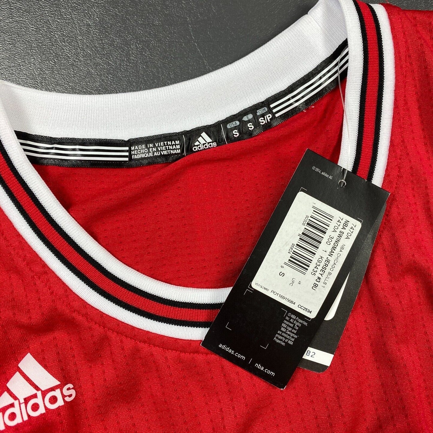 100% Authentic Dwyane Wade Adidas Rev 30 Bulls Jersey Size S ( M ) Mens