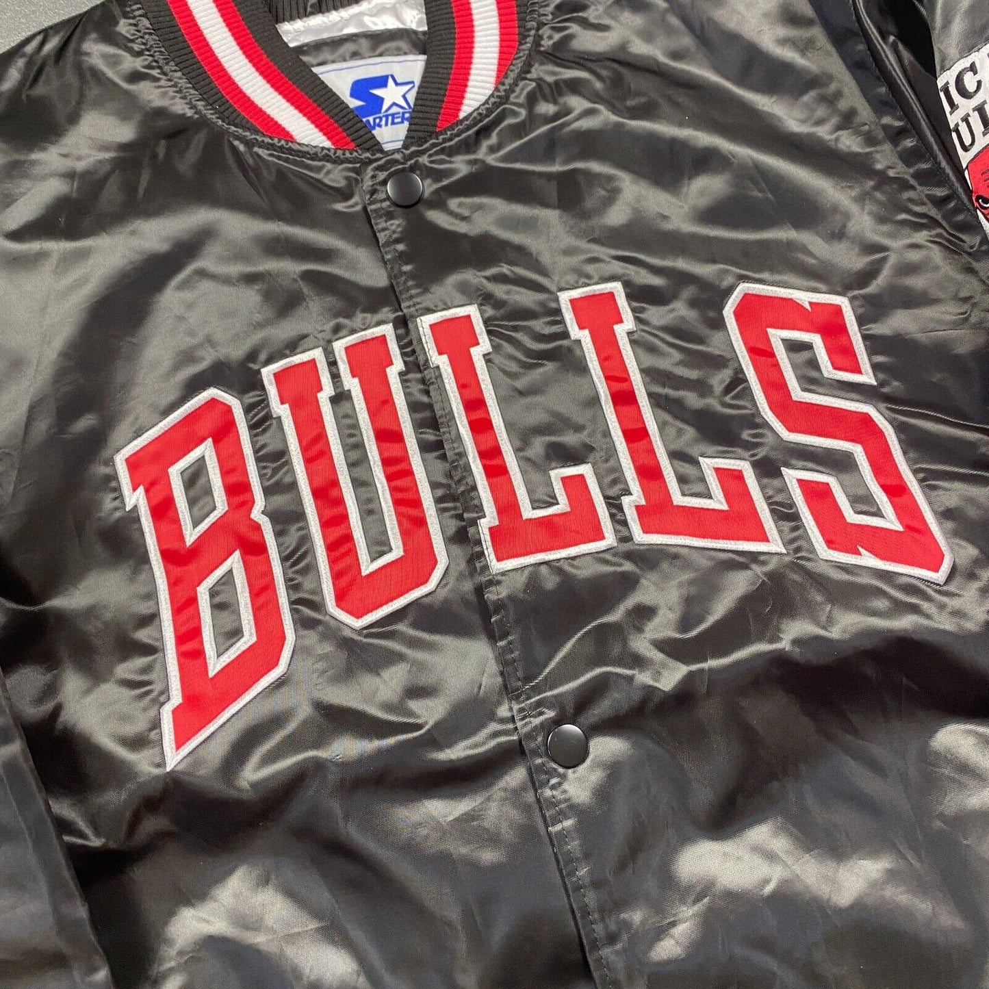 100% Authentic Chicago Bulls Vintage Starter Satin Jacket Size 3XL Mens