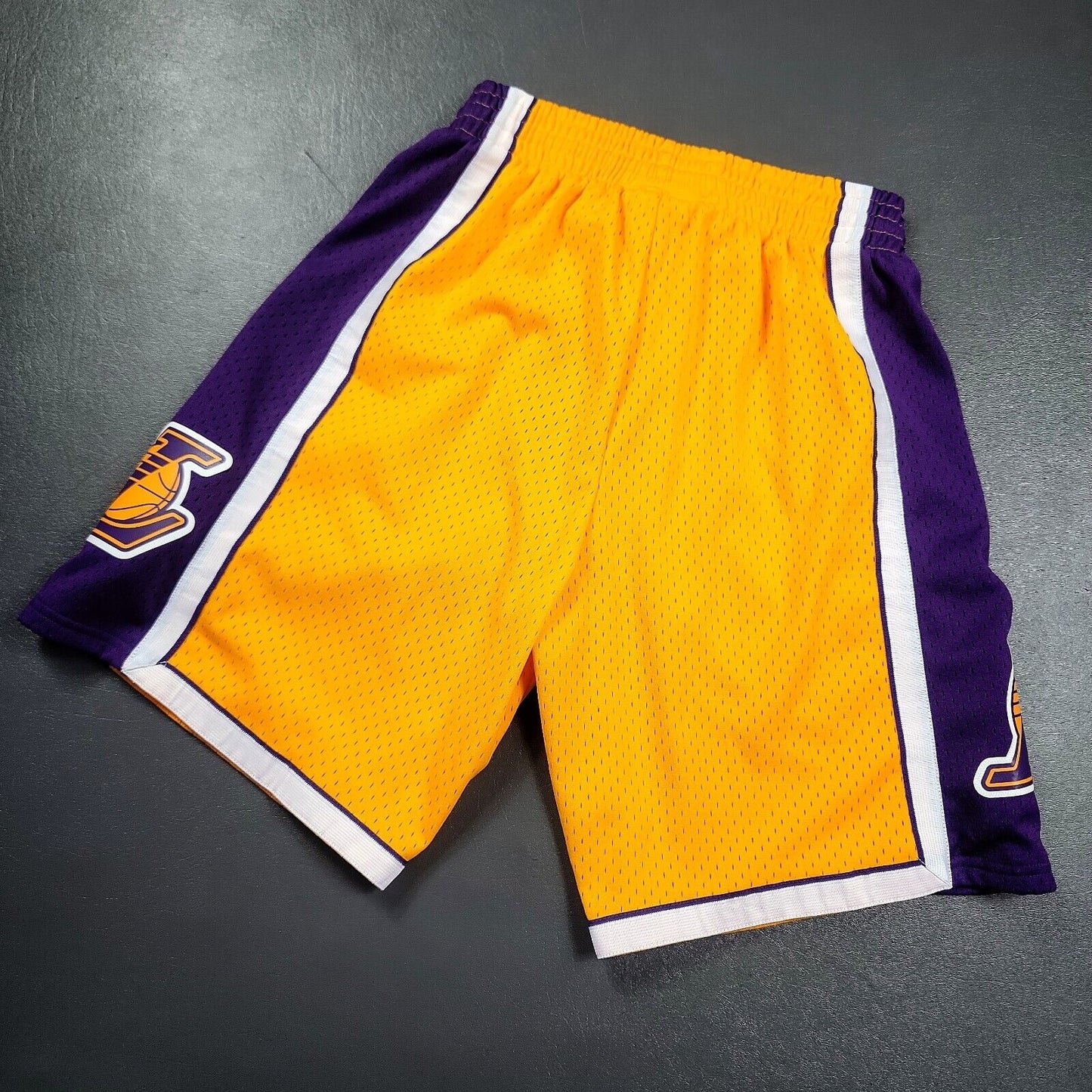 100% Authentic Los Angeles Lakers Mitchell Ness Shorts S 36 Mens - kobe bryant