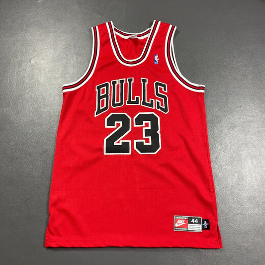 100% Authentic Michael Jordan Vintage Nike 97 98 Bulls Jersey Size 44 L Mens