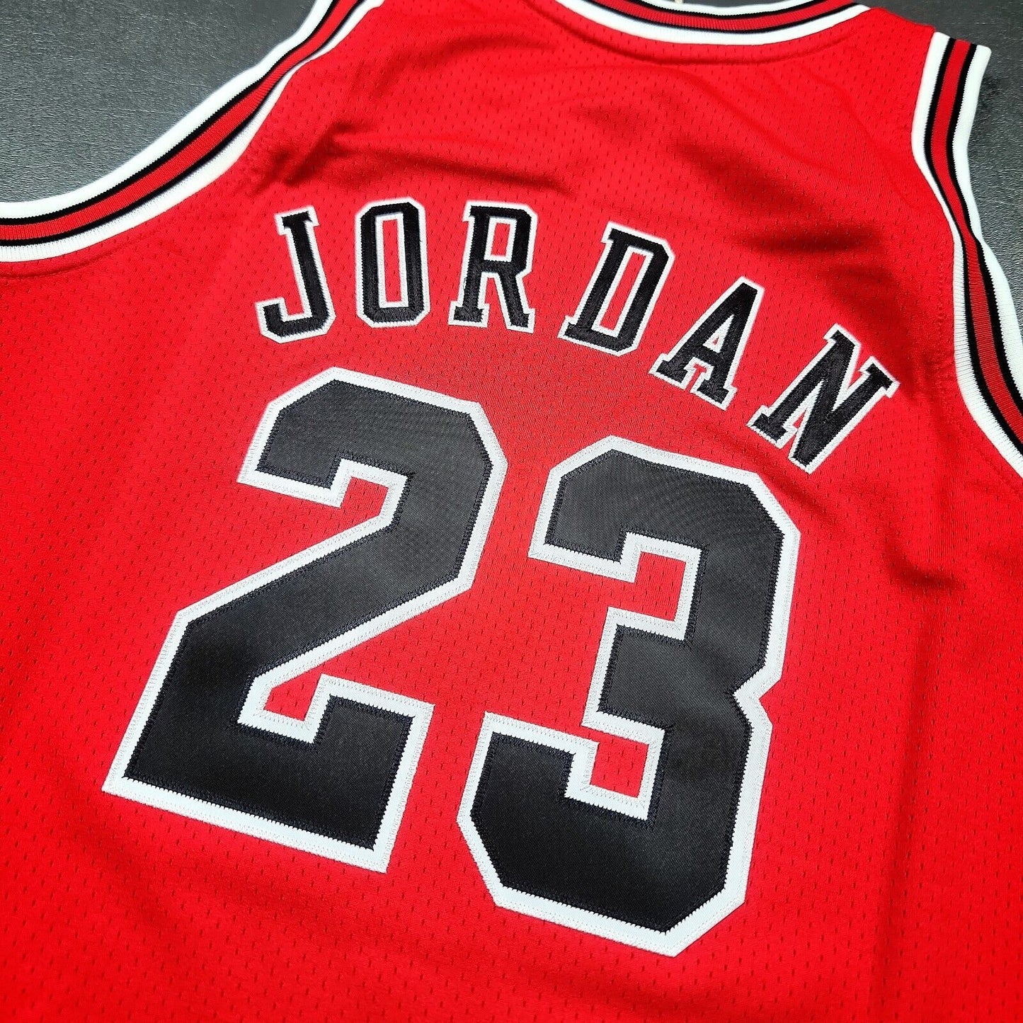 100% Authentic Michael Jordan Mitchell Ness 97 98 Bulls Jersey L 14/16 Youth Boy