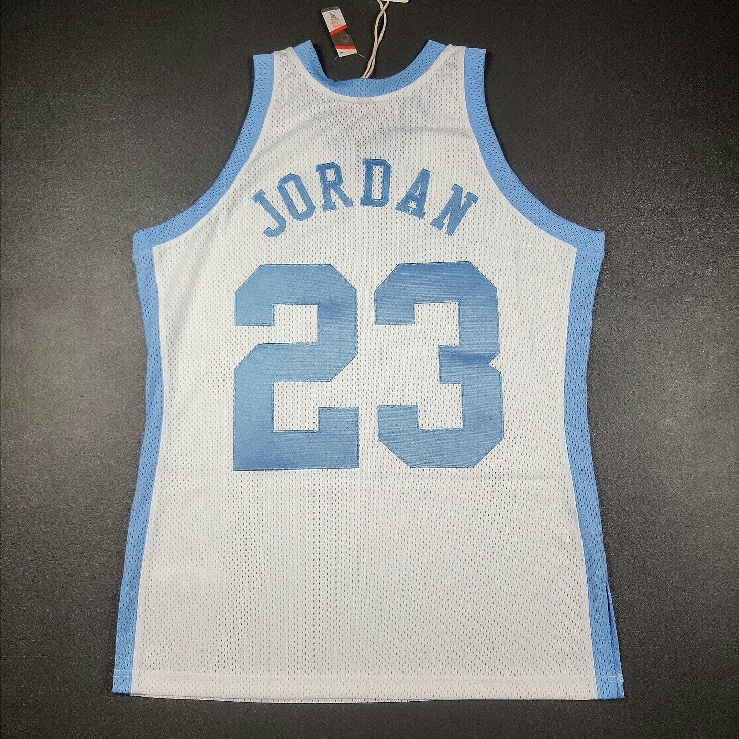 100% Authentic Michael Jordan Mitchell & Ness 83 84 Tar Heels Jersey Size 44 L