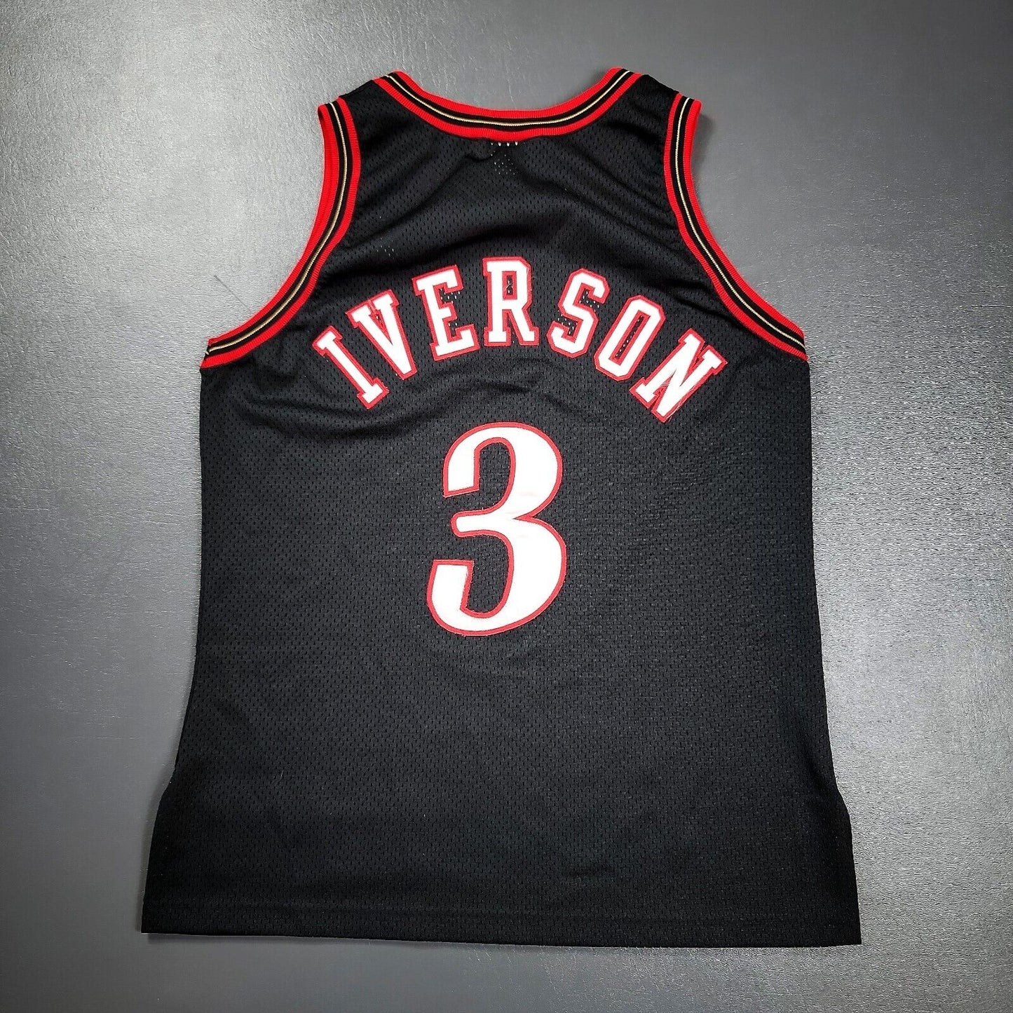 100% Authentic Allen Iverson Vintage Champion 76ers Jersey Size 44 L - pro cut