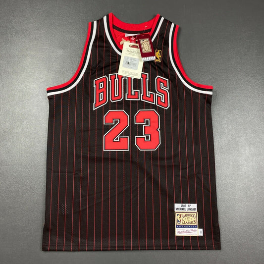 100% Authentic Michael Jordan Mitchell Ness 96 97 Bulls Jersey XL 18/20 Youth